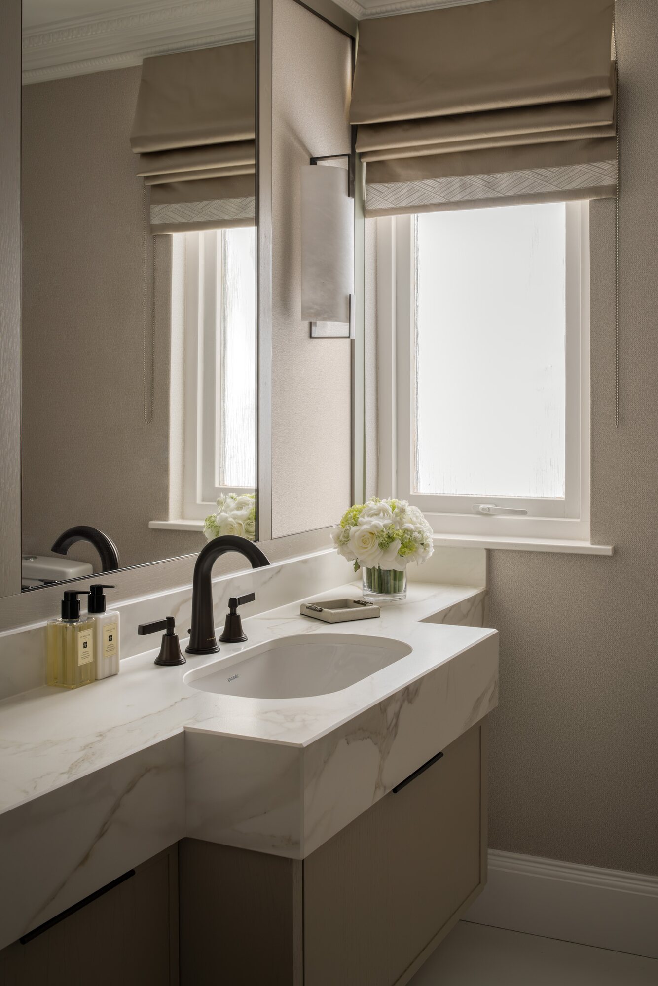 Powder room overview